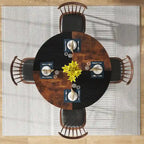 Table à manger ronde avec étagères de rangement pour 4 personnes, pieds en métal, plateau en bois pour salle à manger et salon, marron rustique et noir