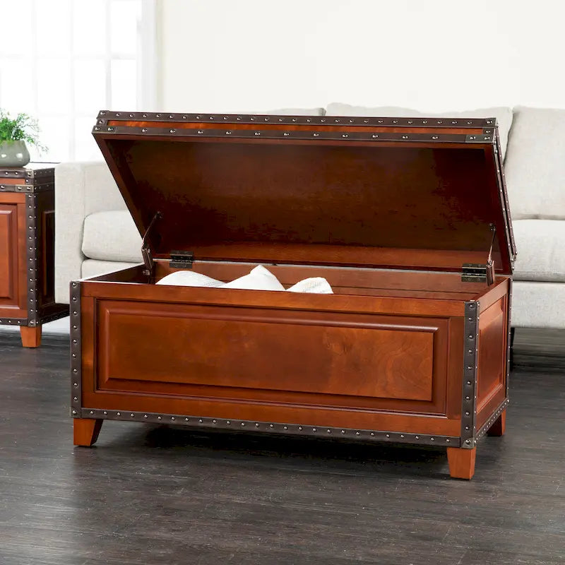 Table basse en coffre en bois