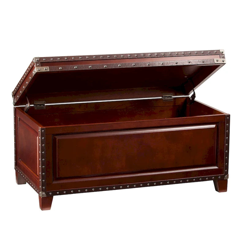 Table basse en coffre en bois