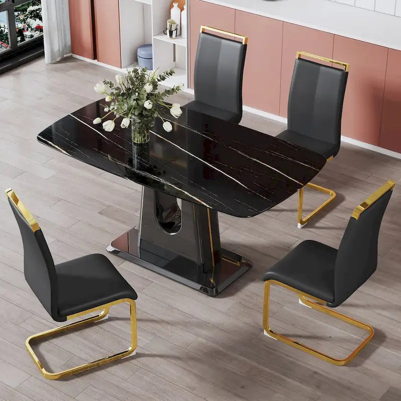 Table à manger. Plateau en imitation marbre noir. Pieds en MDF noir, lignes dorées, base noire.